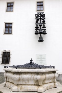 Brno, iyi ve spilberk kale avlusuna glockenspiel