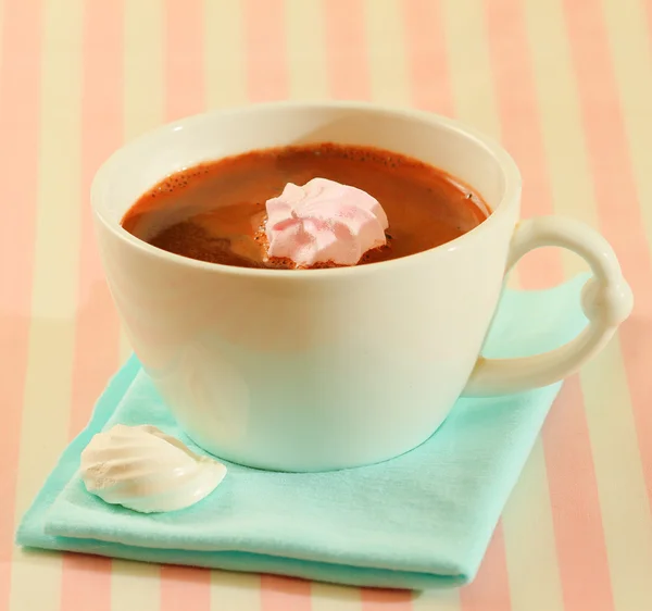 Una taza de chocolate caliente —  Fotos de Stock