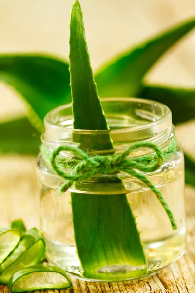 Extract of organic aloe vera gel — Stock Photo, Image