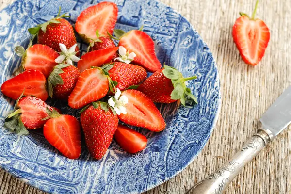 Verse aardbeien — Stockfoto