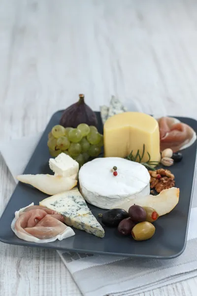 Sýr a ovoce — Stock fotografie