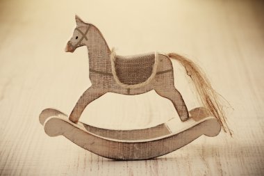 Tahta at oyuncağı