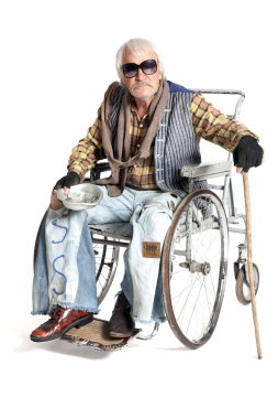 evsiz bir adam para istiyorlar