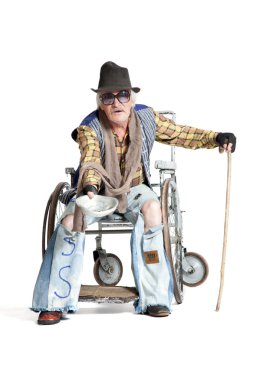 evsiz bir adam para istiyorlar