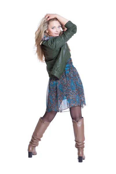 Linda jovem loira vestindo vestido e jaqueta — Fotografia de Stock