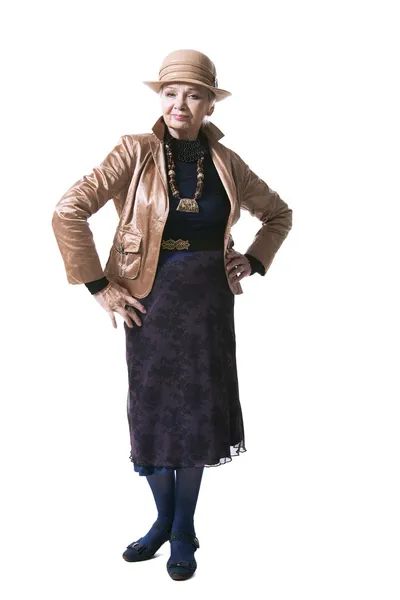 Donna bionda anziana con un cappello e giacca — Foto Stock