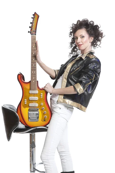 Gadis dengan gitar elektro — Stok Foto