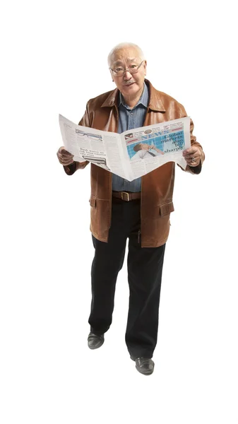 Людина читає газету — стокове фото