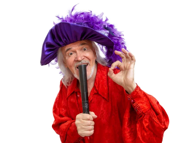 Веселый Экстравагантный Дедушка Мушкетерской Шляпе Веселится Танцует Показывает Хорошо — стоковое фото