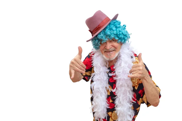Веселый Счастливый Человек Яркой Одежде Парике Показывающий Большие Пальцы Вверх — стоковое фото