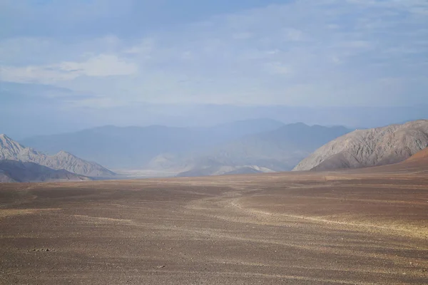 乡村沙漠景观 地平线上有群山 秘鲁纳斯卡省的野生生物本性 南美洲 — 图库照片
