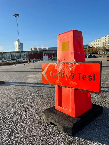스웨덴 스톡홀름 2022 코로나 바이러스 검사가 배포되고 주차장에서 테스트를 장소의 — 스톡 사진