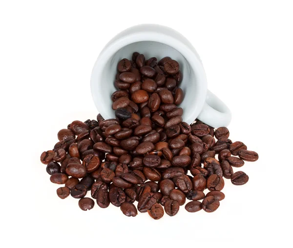 Copo invertido com grãos de café — Fotografia de Stock