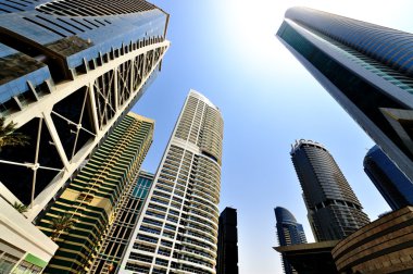 Dubai. Jumeirah göl kule