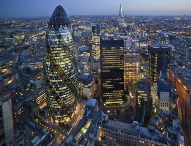 gün batımında Londra manzarası