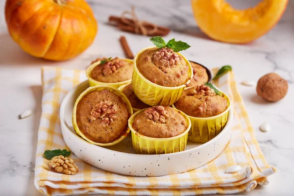 Muffins Pumpkin Walnuts Cinnamon Delicious Homemade Dessert Halloween Treats Vegetarian — Stock Photo, Image