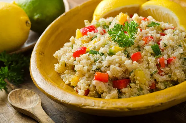 Quinoa Salatası — Stok fotoğraf