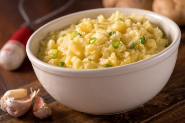 sarımsak patates püresi