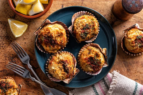 Délicieux Pétoncles Farcis Sur Demi Coquille Avec Céleri Chapelure Paprika — Photo