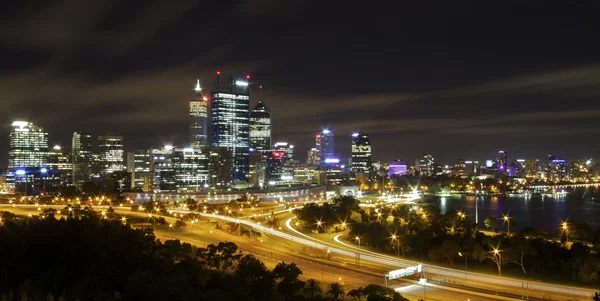 Skyline di Perth City di notte Immagini Stock Royalty Free