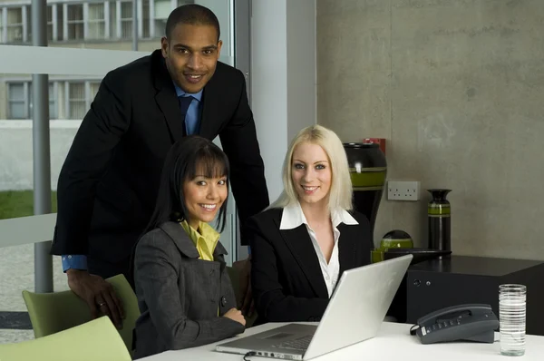 Colleagues working together — Stock Photo, Image