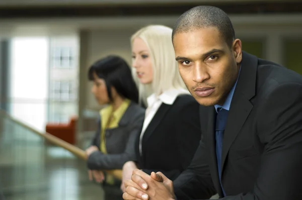 Work colleagues at office building — Stock Photo, Image