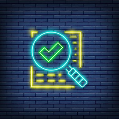 Bardağı kontratla büyüt, onaylanmış kredi, işaretli neon işareti olan belge.