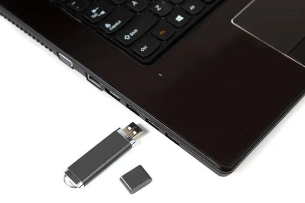 Computador portátil e disco rígido USB externo e memory stick — Fotografia de Stock