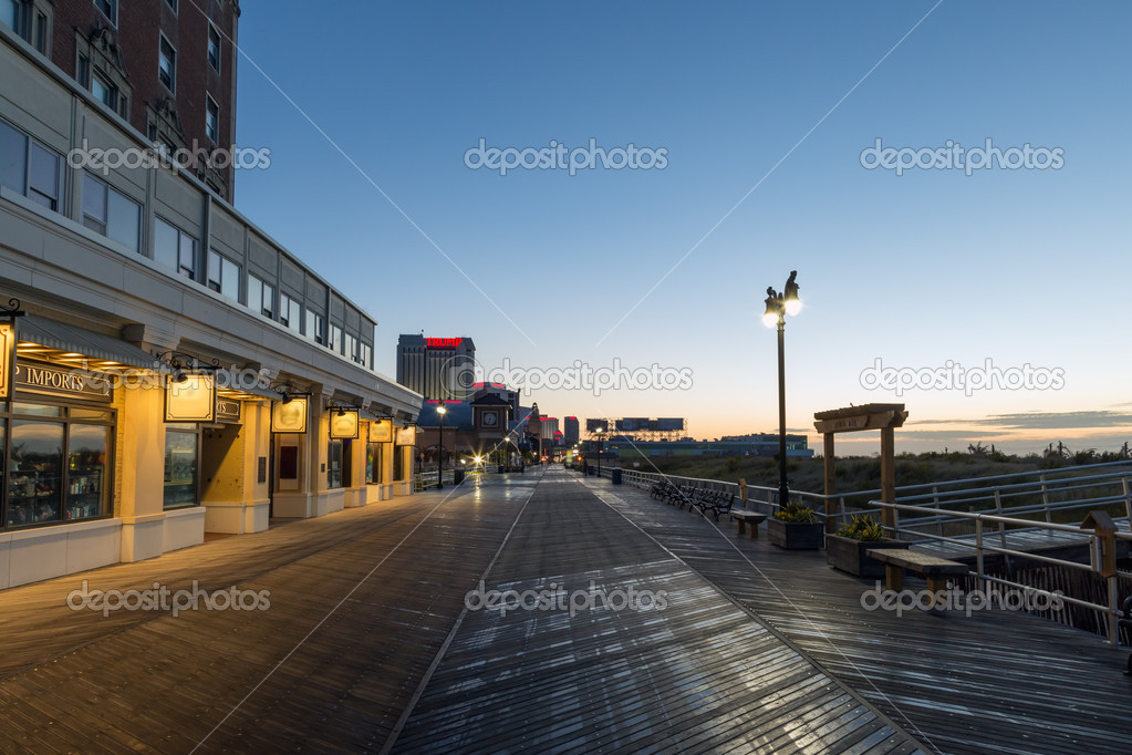 Atlantic city, boardwalk – Stock Editorial Photo © Catuncia-01 #45443937