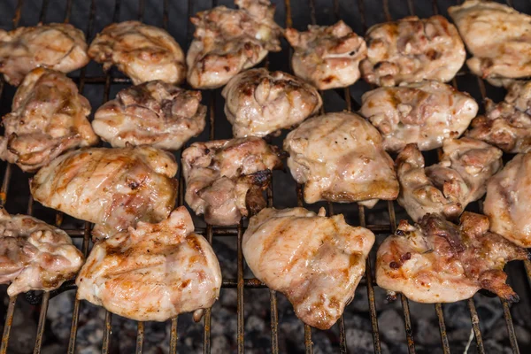 BBQ Chicken Cooking on Grill — Stock Photo, Image