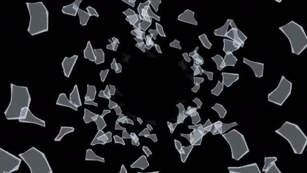 许多破碎的玻璃在黑色的背景上漂浮在空气中 商业损害概念 锋利的碎玻璃碎片 循环动画 — 图库视频影像