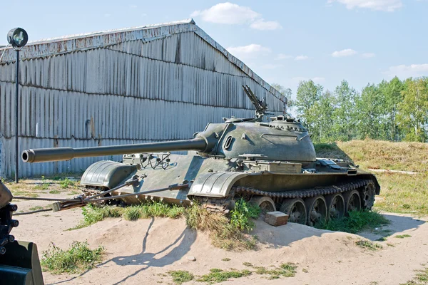 Broken tank — Stock Photo, Image
