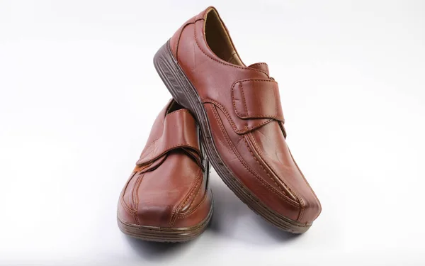 Tan Cushion casual Walk Touch Fasten Wide Fit Shoe isolerad på vit — Stockfoto