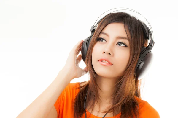 Asyalı kadın ve kulaklık