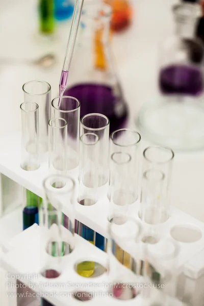 Los tubos de ensayo de laboratorio — Foto de Stock