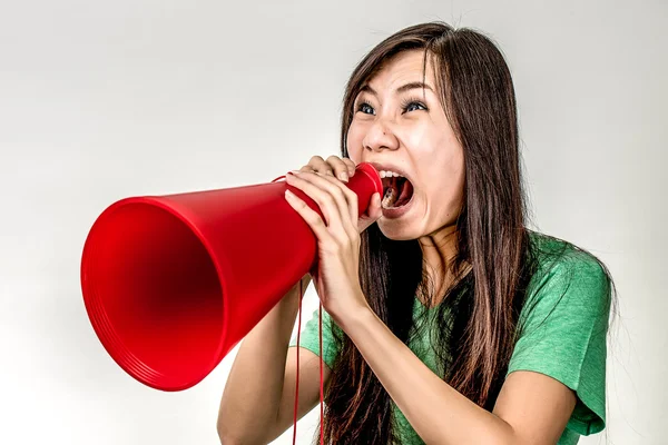 Asyalı kadın bağırıyor — Stok fotoğraf