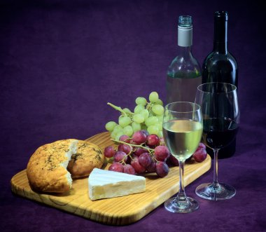 joy, şarap, ekmek ve peynir