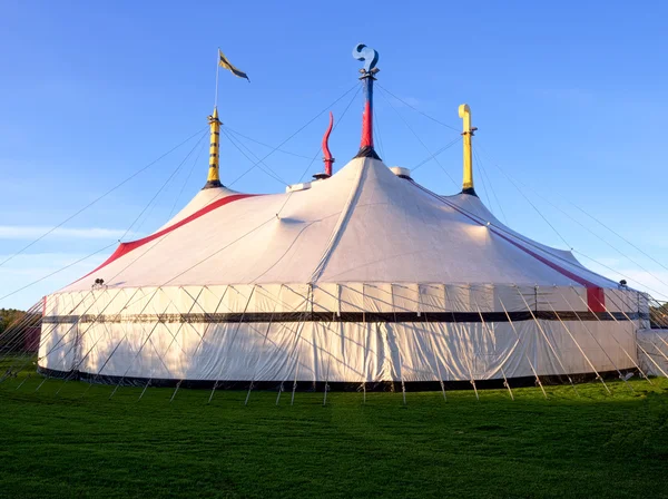 Большая цирковая палатка — стоковое фото