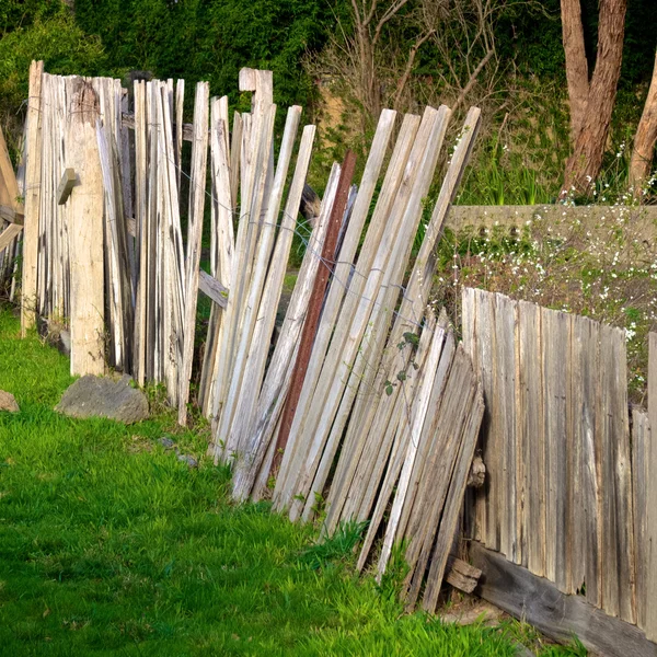 Trasigt staket — Stockfoto