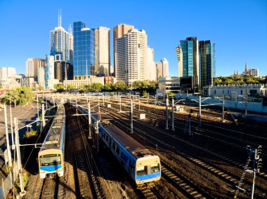 Melbourne pik saat trenler