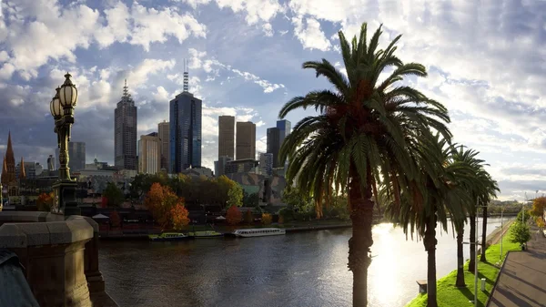 Melbourne e o rio Yarra — Fotografia de Stock