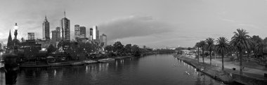 Melbourne yarra Nehri ile gece