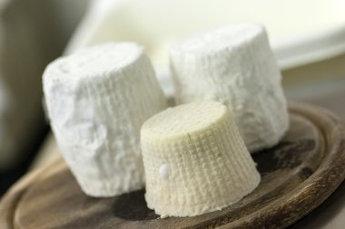 Beyaz peyniri keçi fabrika