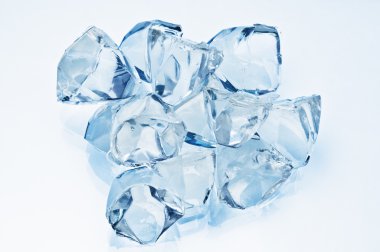 mavi arkaplanda buz küpleri