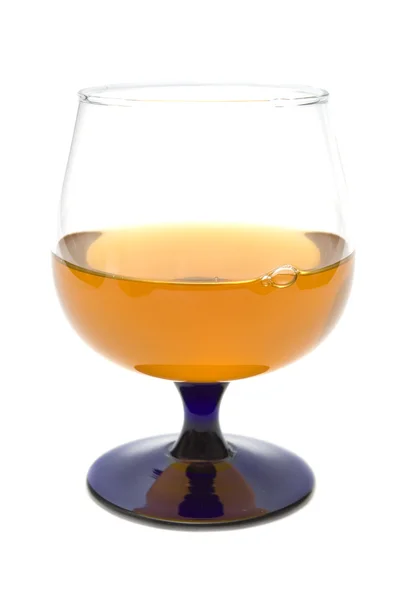 Cognac-Glas auf weißem Hintergrund — Stockfoto