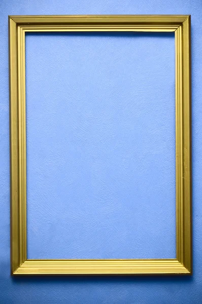 Пустой кадр на синем фоне — стоковое фото