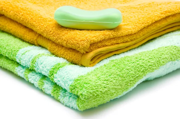 タオルと石鹸のクローズ アップ — ストック写真