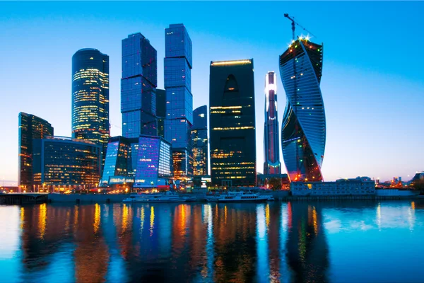 RUSIA. MOSCÚ - 30 de abril: El Centro de Negocios Internacionales de Moscú — Foto de Stock