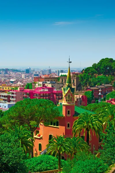Widok na Muzeum Gaudiego w słynnym parku guell — Zdjęcie stockowe