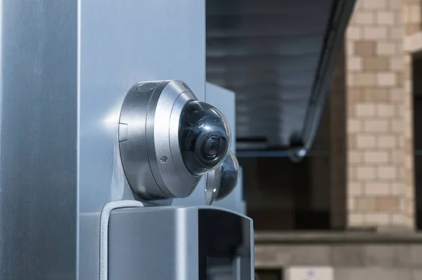 Güvenlik Kamerası Bina Gözetlemesi — Stok fotoğraf